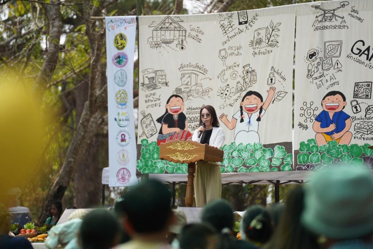 Raks Thai Foundation representative